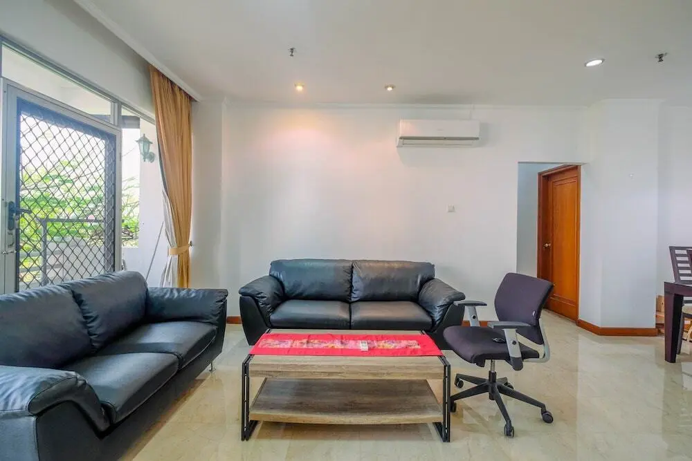 Джакарта: Elegant and Spacious 3BR Apartment Kintamani Condominium