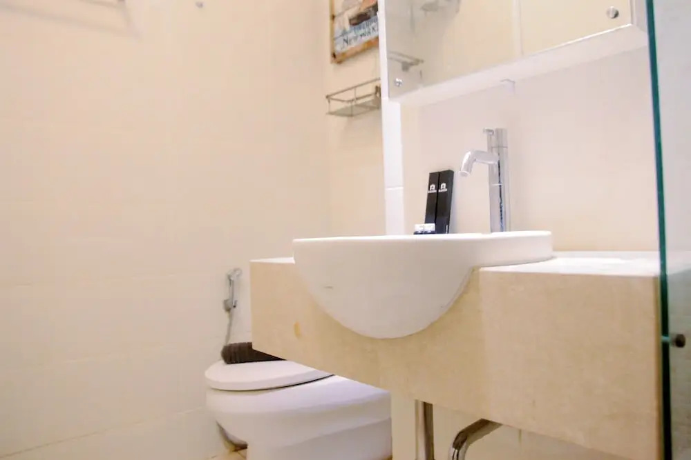 Джакарта: Modern 2BR Cervino Village Apartment