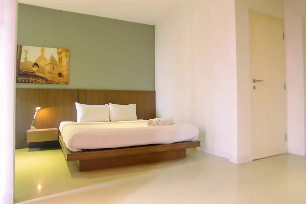 Джакарта: Modern 2BR Cervino Village Apartment