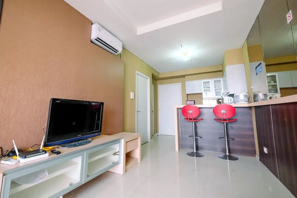 Джакарта: Spacious 2BR Apartment at The Lavande Residence