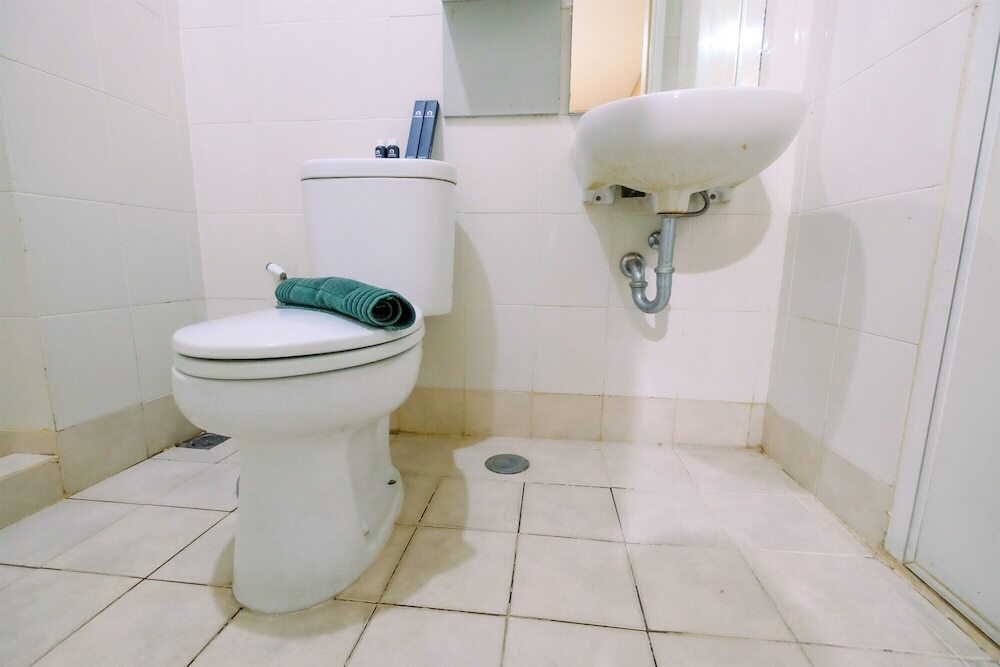 Джакарта: Spacious 2BR Apartment at The Lavande Residence