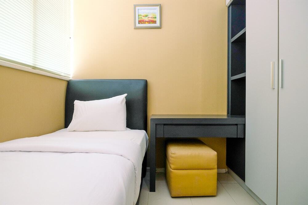 Джакарта: Spacious 2BR Apartment at The Lavande Residence
