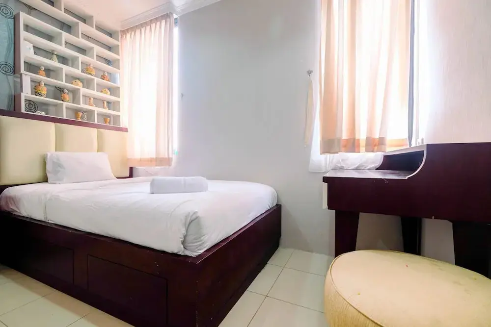 Джакарта: Homey 2BR Cervino Village Apartment