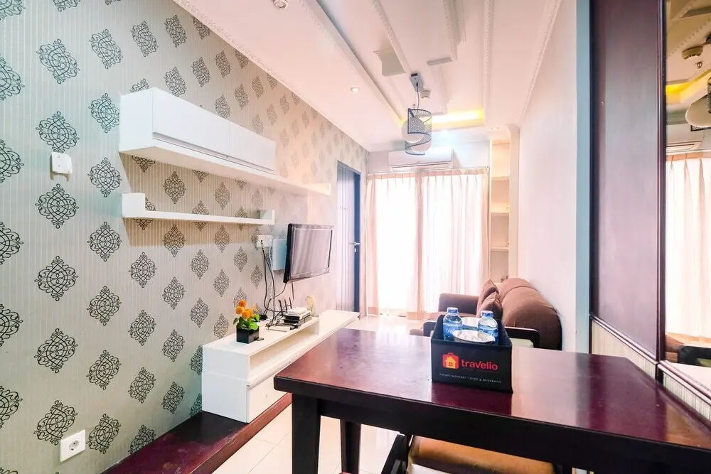 Джакарта: Homey 2BR Cervino Village Apartment
