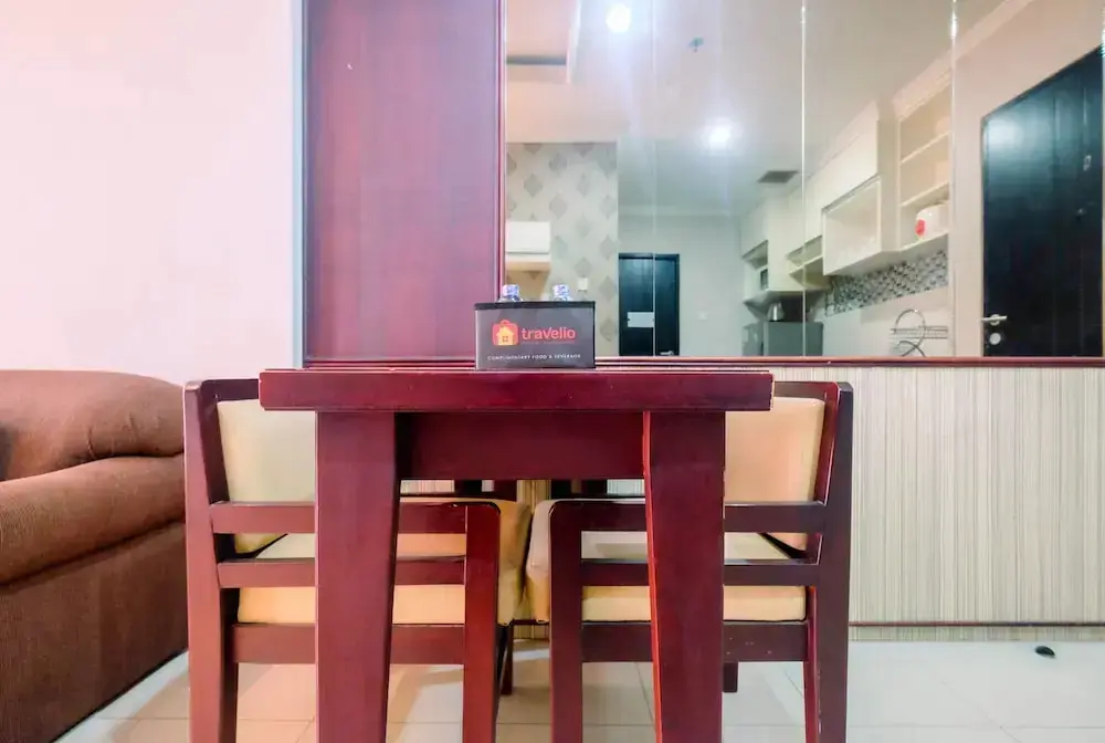 Джакарта: Homey 2BR Cervino Village Apartment