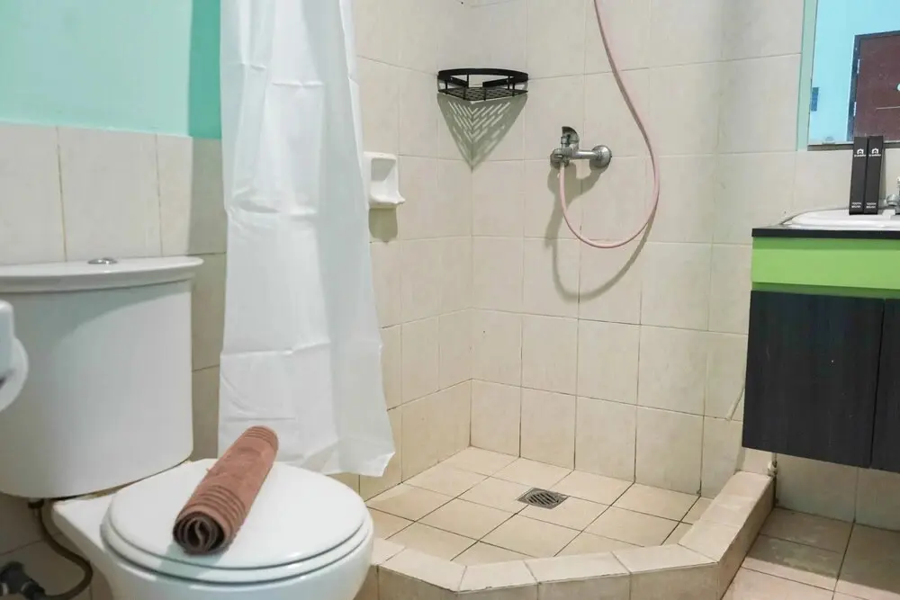 Джакарта: Elegant and Comfy 1BR Green Central City Apartment