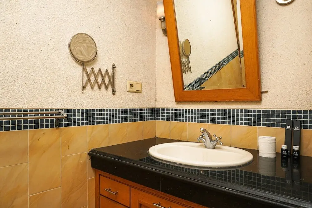 Джакарта: Good Location 2BR at Park Royale Apartment