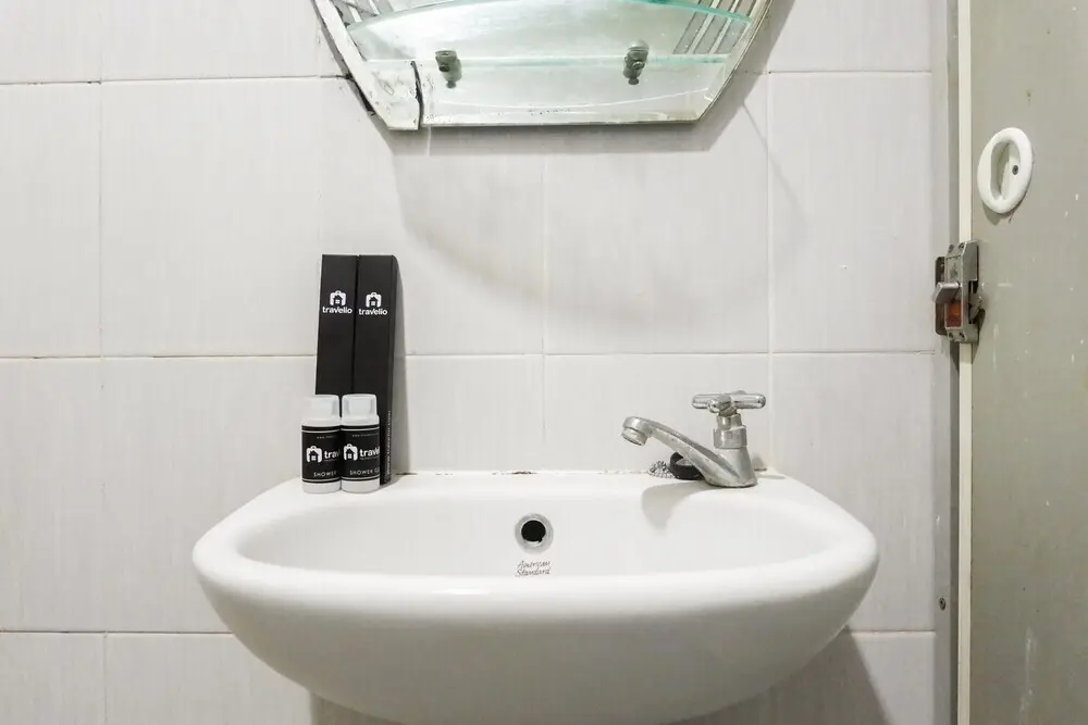 Сурабая: Cozy 2BR Apartement at Dian Regency