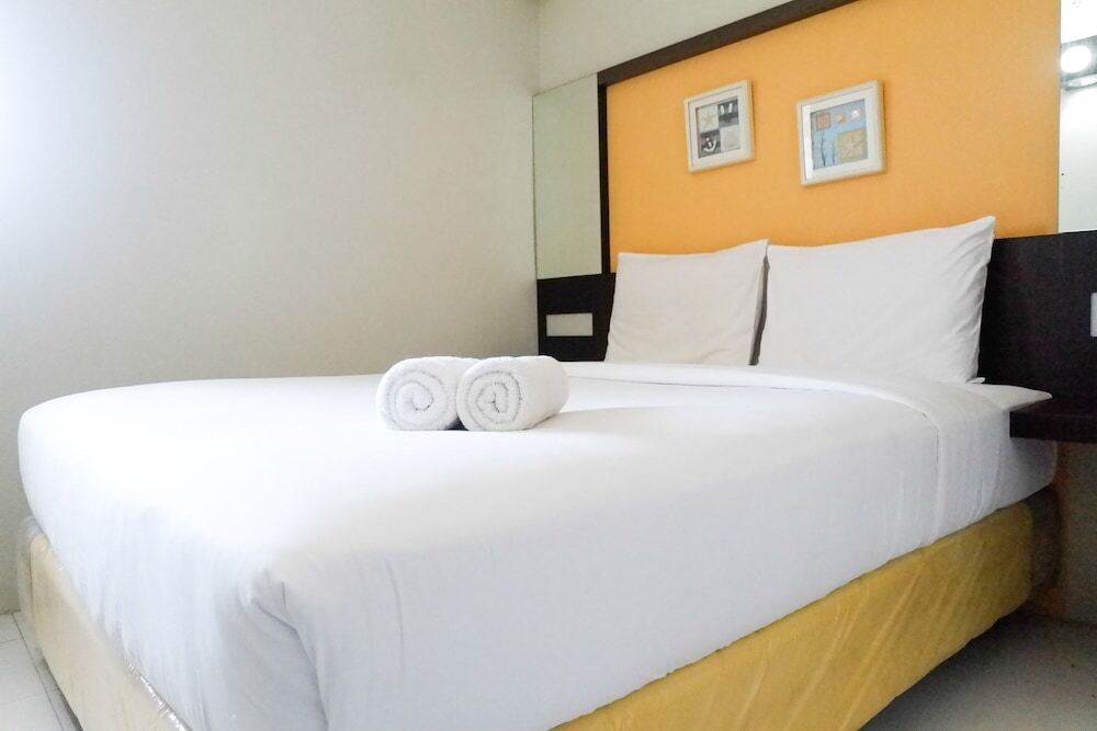 Сурабая: Cozy 2BR Apartement at Dian Regency