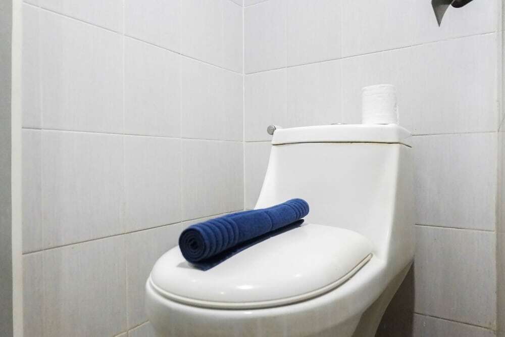 Сурабая: Cozy 2BR Apartement at Dian Regency