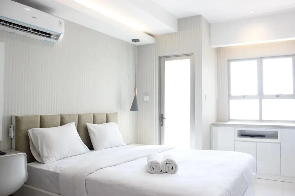 Gorgeous Studio at Mekarwangi Square Apartment with Mountain View — фото 1