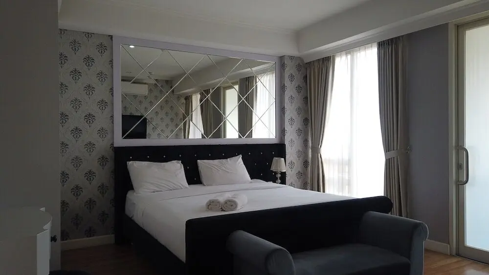 Бандунг: Deluxe 3BR Apartment with City View at Landmark Residence
