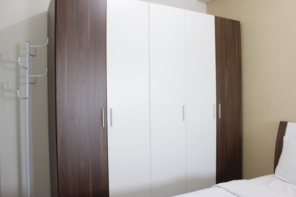 Бандунг: Warm 2BR Apartment at Parahyangan Residence
