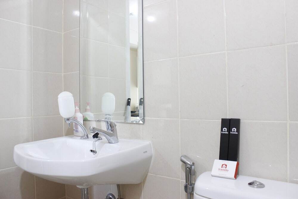 Бандунг: Warm 2BR Apartment at Parahyangan Residence