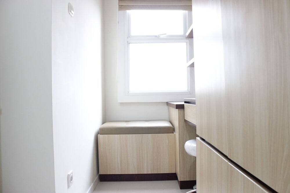 Бандунг: Bright & Cozy 2BR Apartment at Parahyangan Residence