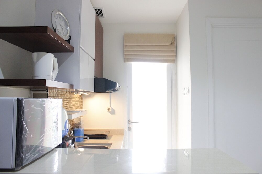 Бандунг: Bright & Cozy 2BR Apartment at Parahyangan Residence