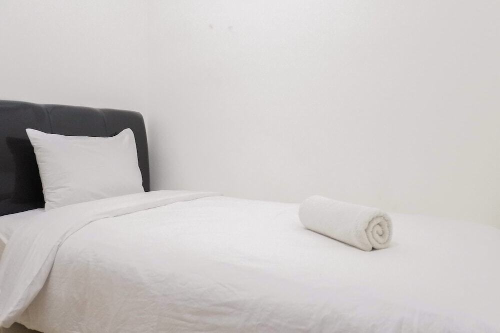 Сурабая: Peaceful 2BR Apartment at Educity Pakuwon