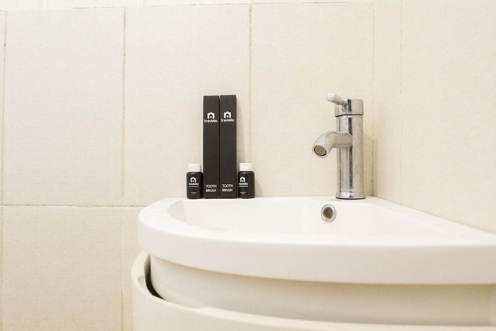 Сурабая: Quiet 2BR Apartment at Educity Pakuwon