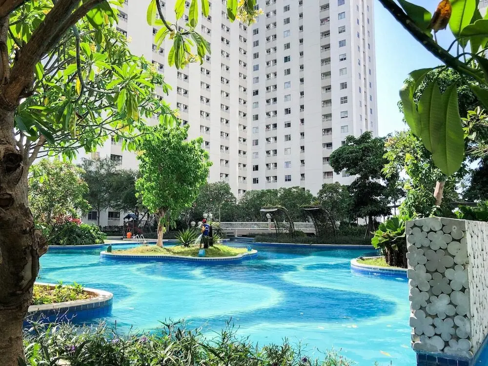 Сурабая: Quiet 2BR Apartment at Educity Pakuwon