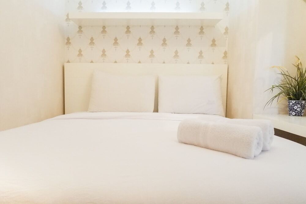 Сурабая: Quiet 2BR Apartment at Educity Pakuwon