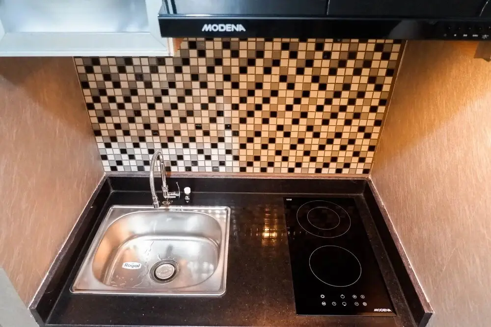 Сурабая: Modern Spacious Studio Room Apartment at Taman Melati