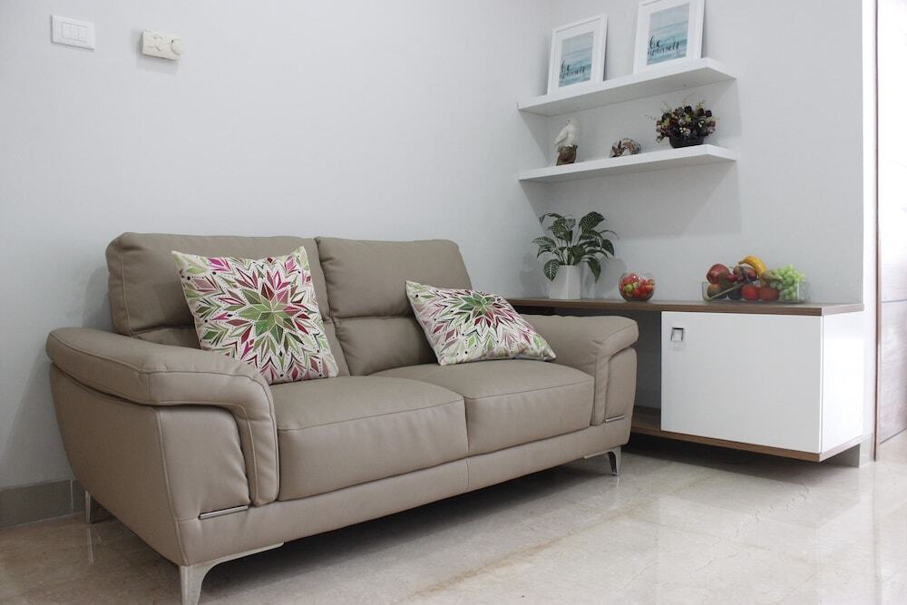Бандунг: Elegant 2BR @ Dago Suites Apartment near ITB