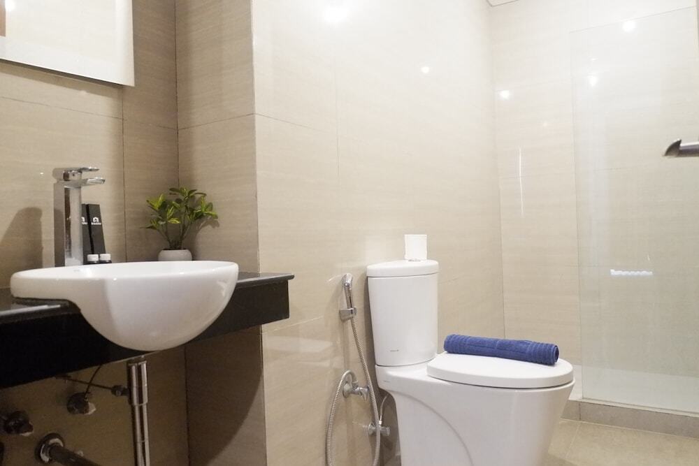 Сурабая: 2BR Apartment near Marvell City Mall at The Linden