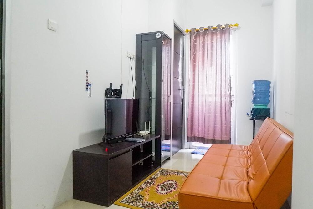 Сурабая: Modern 1BR Apartment at Menara Rungkut