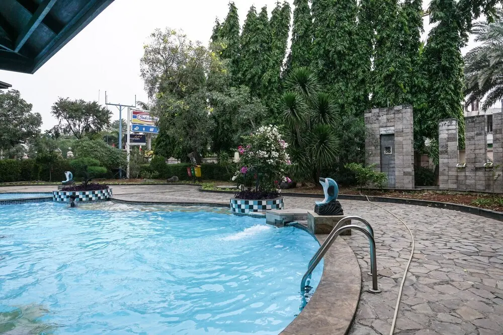 Джакарта: Spacious and Comfortable 2BR Puri Garden Apartment
