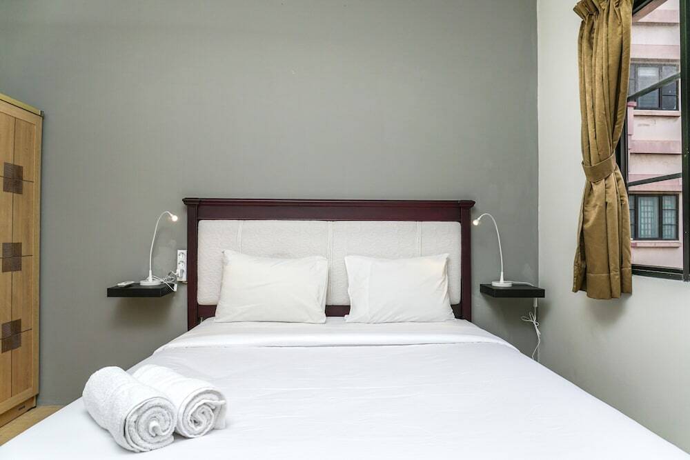 Джакарта: Spacious and Comfortable 2BR Puri Garden Apartment