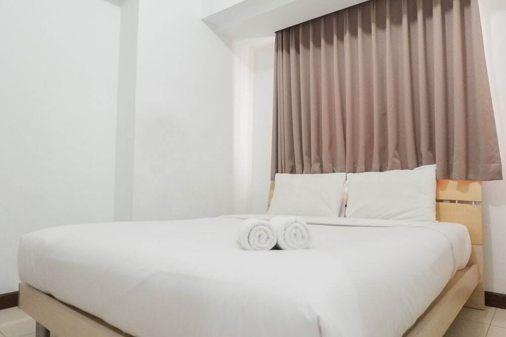 Сурабая: Cozy 2BR at Waterplace Apartment