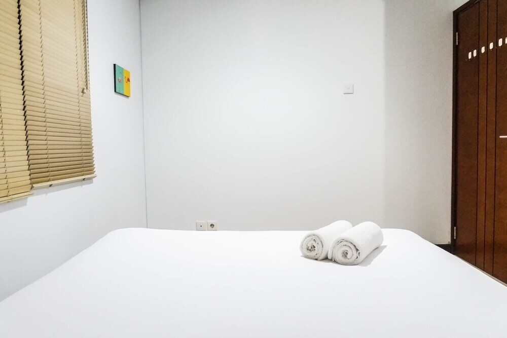 Сурабая: Convenient 3BR Apartment at Waterplace Residence Pakuwon Indah
