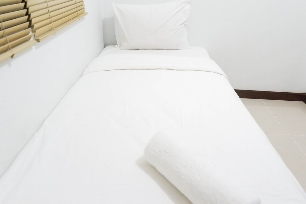 Сурабая: Convenient 3BR Apartment at Waterplace Residence Pakuwon Indah