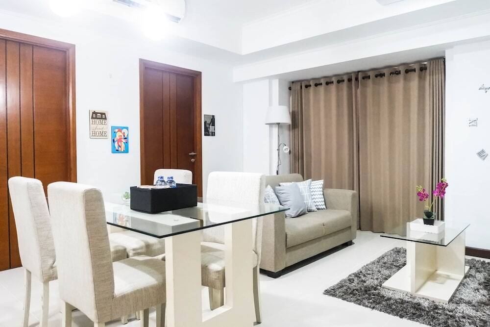 Сурабая: Convenient 3BR Apartment at Waterplace Residence Pakuwon Indah