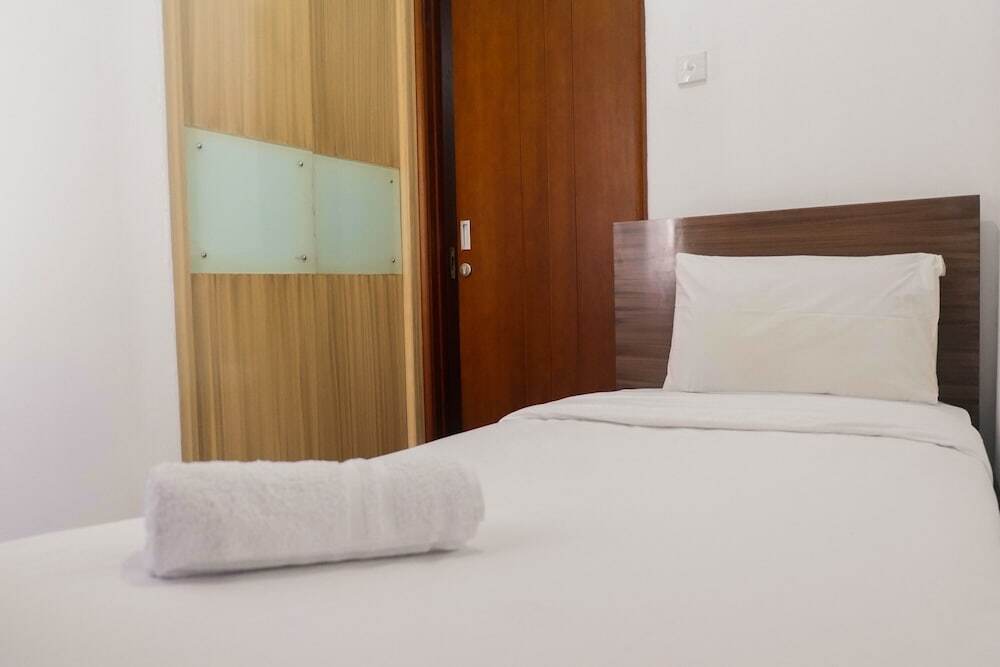 Сурабая: Homey and Comfy 2BR Apartment at Waterplace Residence