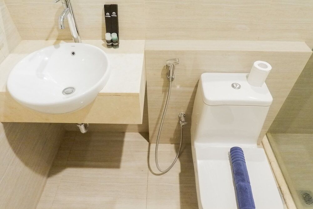 Сурабая: Gorgeous Studio Apartment at Supermall Mansion la Riz