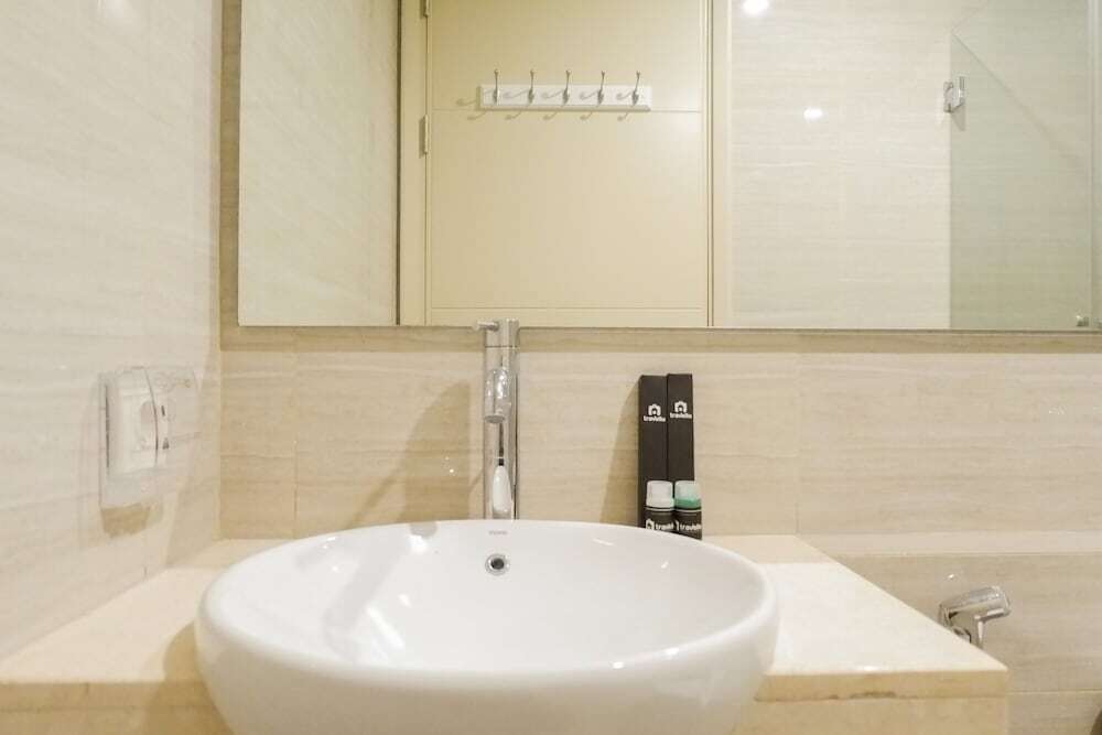 Сурабая: Gorgeous Studio Apartment at Supermall Mansion la Riz