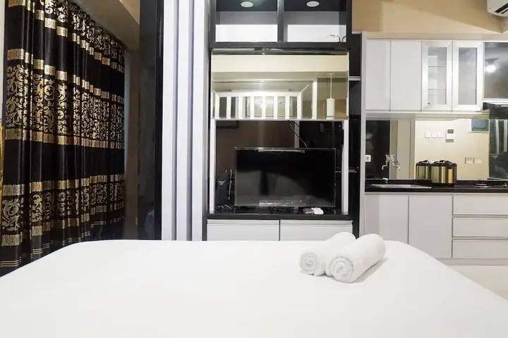 Сурабая: Gorgeous Studio Apartment at Supermall Mansion la Riz