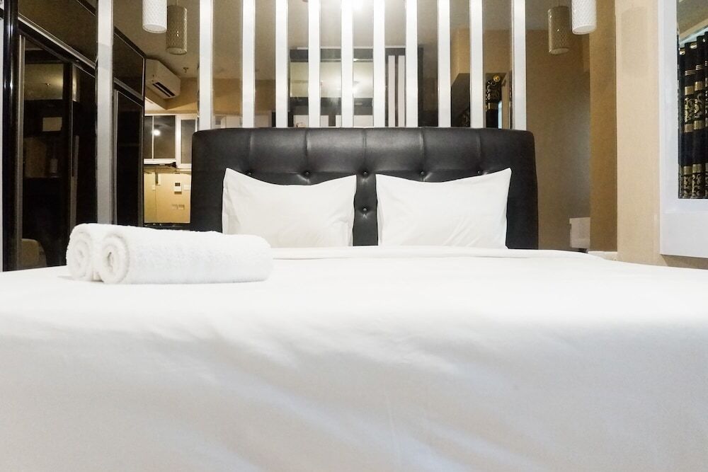 Сурабая: Gorgeous Studio Apartment at Supermall Mansion la Riz