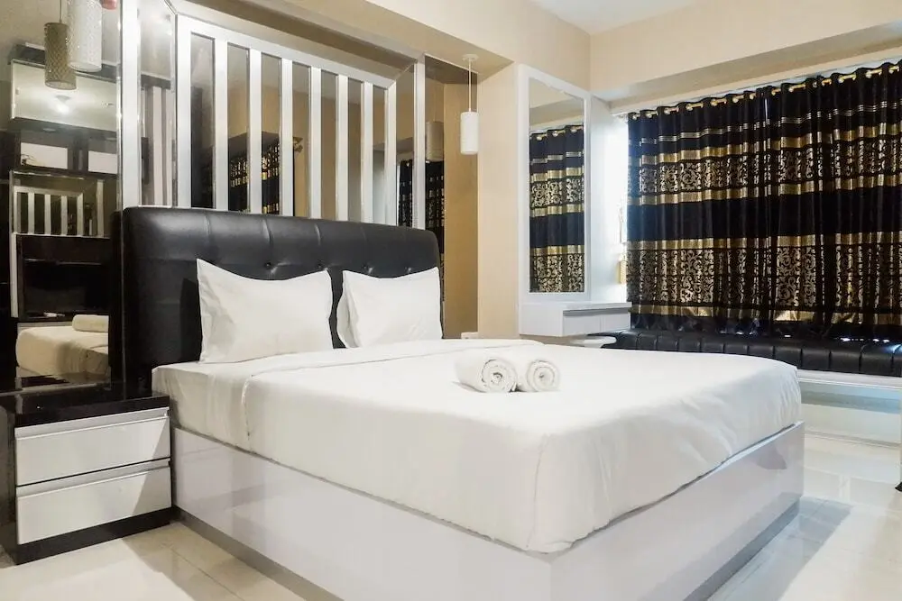Сурабая: Gorgeous Studio Apartment at Supermall Mansion la Riz