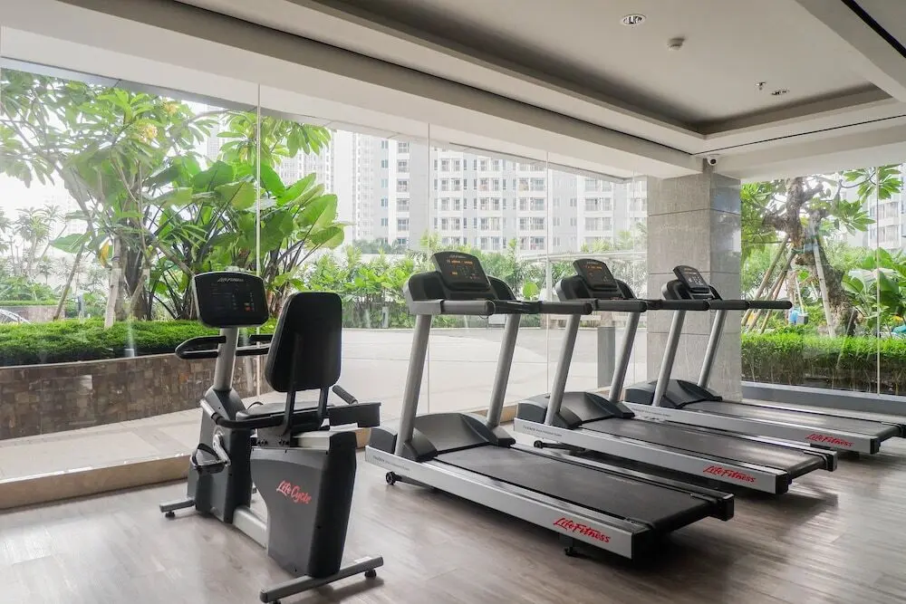 Сурабая: Gorgeous Studio Apartment at Supermall Mansion la Riz