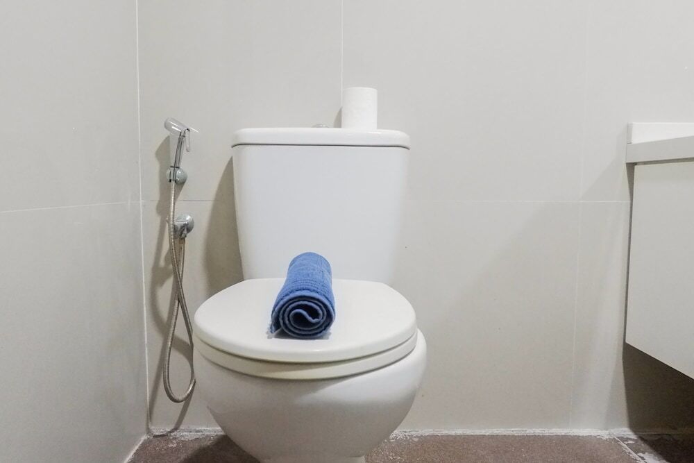 Сурабая: Comfy 2BR Apartment at Waterplace Residence Pakuwon Indah