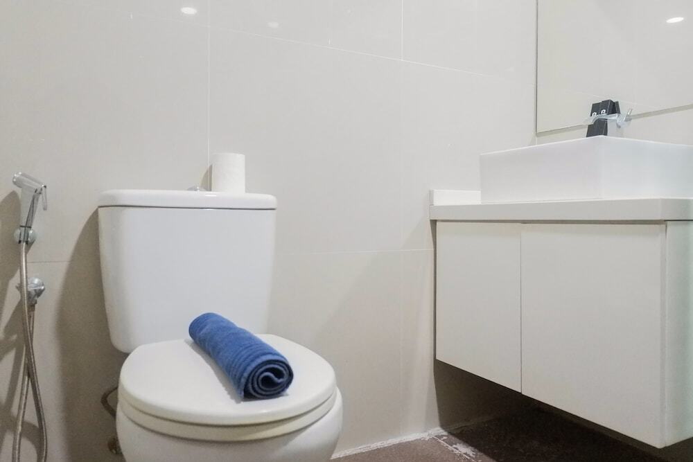 Сурабая: Comfy 2BR Apartment at Waterplace Residence Pakuwon Indah