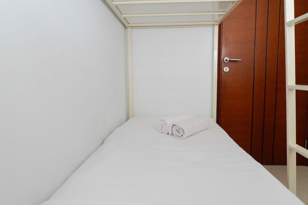 Сурабая: Comfy 2BR Apartment at Waterplace Residence Pakuwon Indah