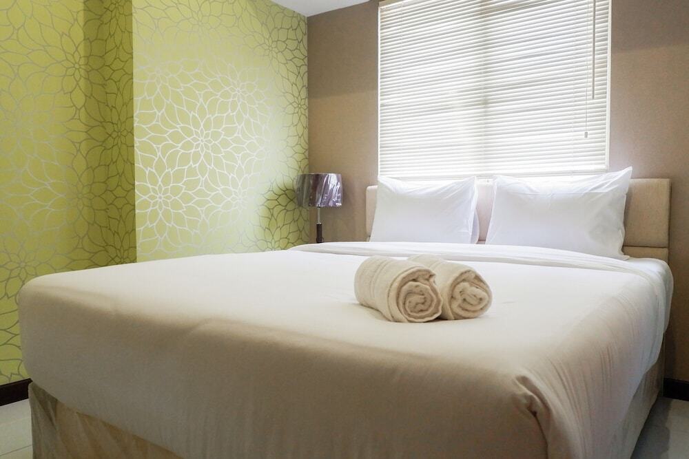 Сурабая: Comfy 2BR Apartment at Waterplace Residence Pakuwon Indah