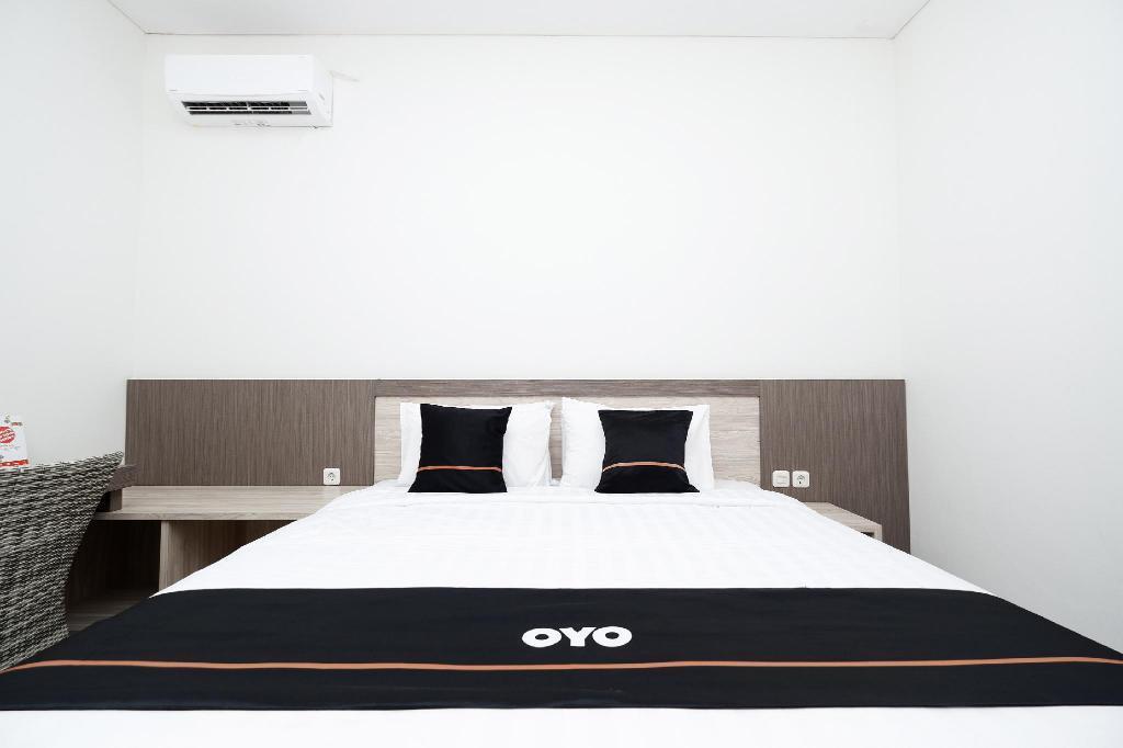 Суракарта: OYO 2298 Jebres House Syariah