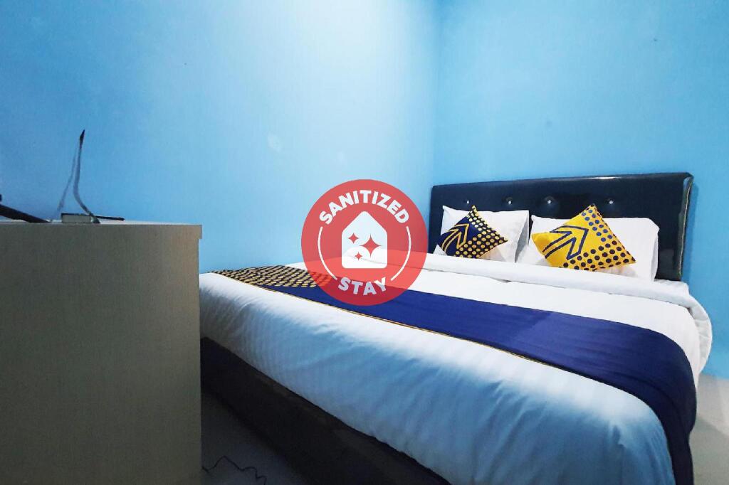 Чианджур: OYO 2302 Blue House Costel Syariah