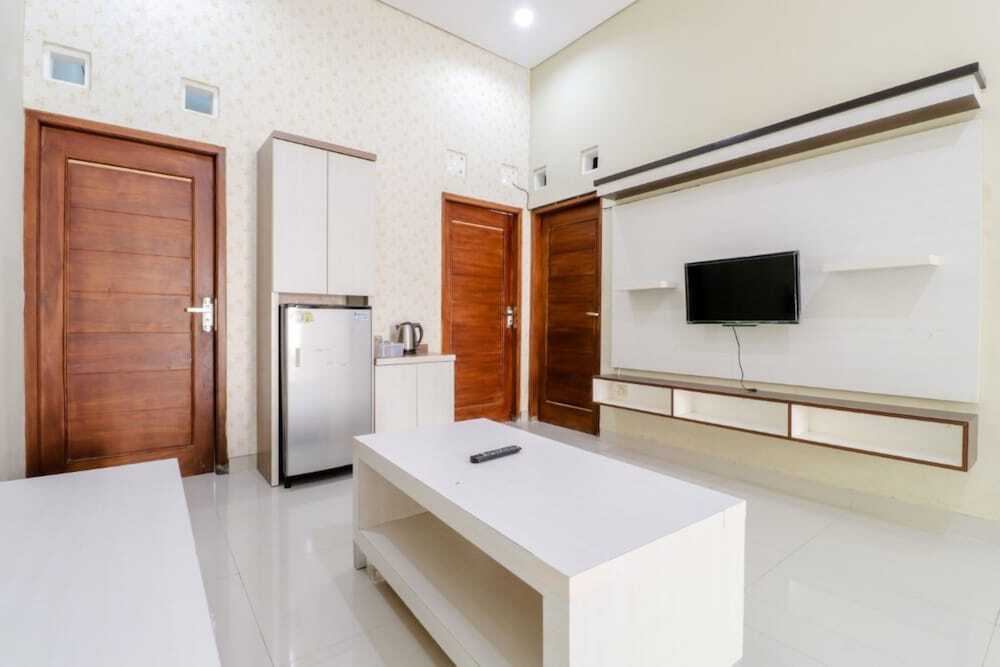 Батуретно: Homestay Family Syariah