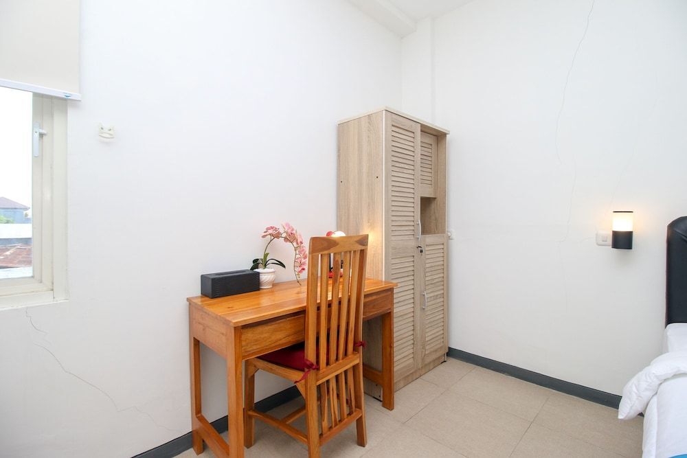 Падангсамбиан: Airy Denpasar Barat Mahendradatta 9 Bali