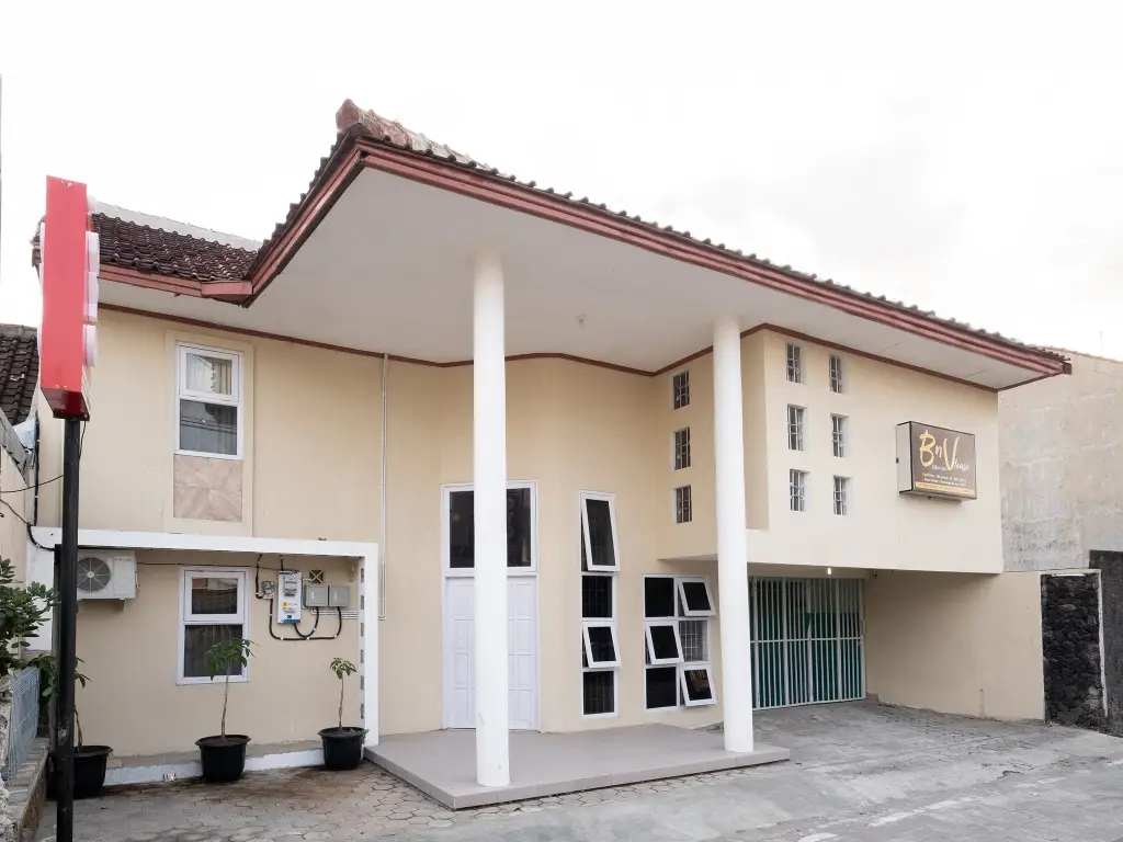 Депок: OYO 2173 Bnv House Babarsari